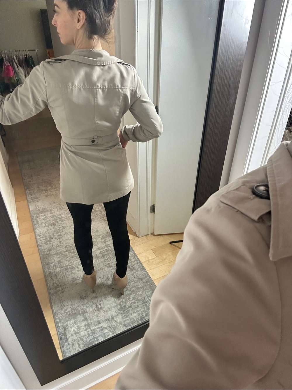 Vero Moda Lightweight Trench Coat – Crisscross Front, Belted, Chic Fit - Picture 4 of 7